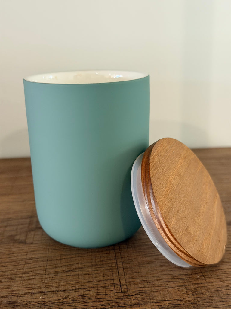 Green Tumbler with Pine Lid